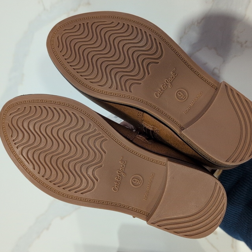 Cat & Jack Boots 9 - Picture 5 of 5